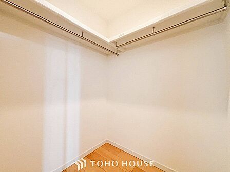 ウォークインクロゼットのある住まいで居住スペースを広く使えます。