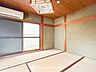 室内：プライベート空間にふさわしいぬくもりや落ち着き。