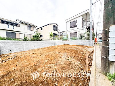 外観：時間のゆとりと空間、爽やかな陽光がもたらす光と風を贅沢なまでに感じる暮らしが始まります。