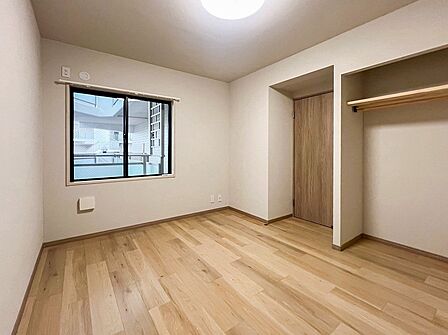 一日の疲れをいやしてくれる主寝室。自分時間を快適に過ごすプライベートルーム。