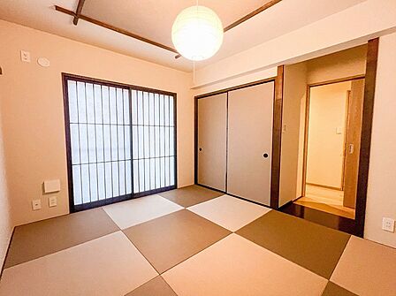 来客時や一息つきたいときなどに利用できる用途多様な空間です。