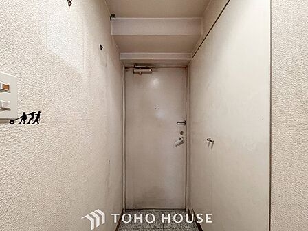 居住者の帰り、訪れる方を優しく迎えてくれる玄関です。