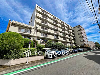 外観：時代の流れに惑わされないシックなカラートーンで街並みに溶け込む外観。