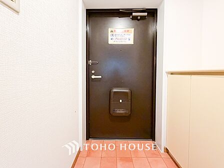 居住者の帰り、訪れる方を優しく迎えてくれる玄関です。