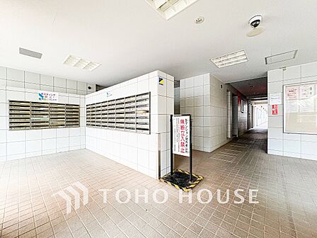 光あふれる開放感あるロビーは上質で洗練された空間。
