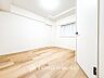 寝室：プライベートな自分時間を快適に過ごせるお部屋です。
