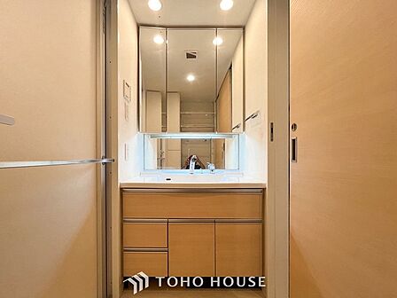 洗面台・洗面所ご家族の1日が始まり、1日の終わりを締めくくる洗面空間。