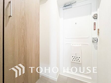 居住者の帰り、訪れる方を優しく迎えてくれる玄関です。
