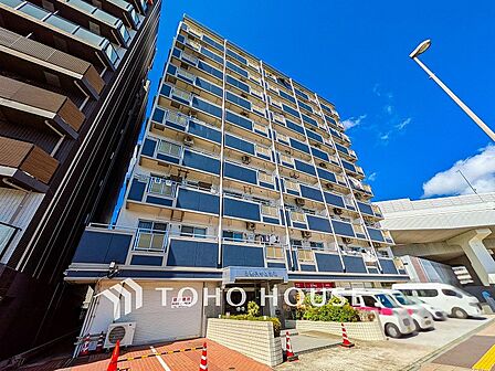 前面道路含む現地写真『快適』は「家」と「街」と「環境」が調和した時に訪れるだと改めて感じさせてくれます。