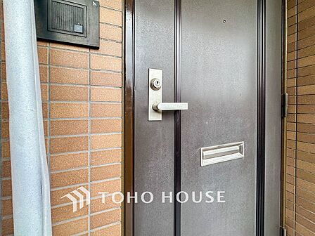 外出時も安心、玄関鍵。