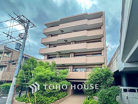 表現された空間は豊かな光と風を纏い、暮らしの時間を豊かにしてくれます。