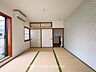 和室：足を伸ばしてゆっくりとくつろげる、癒しの空間。