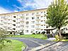 外観：都市機能の利便性と暮らしやすさに満たされた住環境。心地よい陽光と風が舞い込みます。
