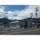 コンビニ「ファミリーマート千曲上山田店まで800ｍ」