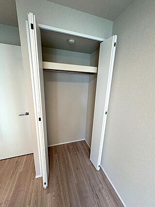 洋室には豊富な...
