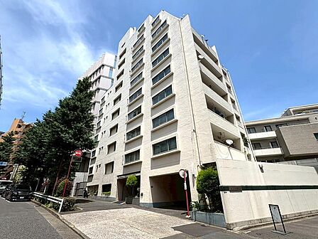 歴史ある城南五山「池田山」に位置するエリア!池田山公園、庭園美術館、自然教育園があり四季の彩りが楽しめます。