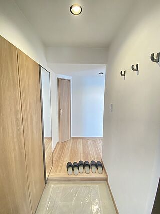 白を基調にした...