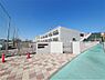 周辺：大町町立小中一貫校大町ひじり学園中学部（1311m）