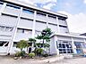 周辺：【周辺環境】小針中学校まで950ｍ（徒歩約13分）です。 970m