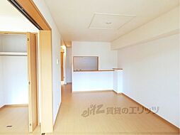 近江鉄道近江本線 長谷野駅 4.3kmの賃貸アパート 2階2LDKのリビング/ダイニング