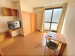 レオパレスＴＫすずめ 1階1Kのリビング/ダイニング