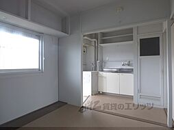 ヴィラナリー石山寺II 3階1DKのリビング/ダイニング