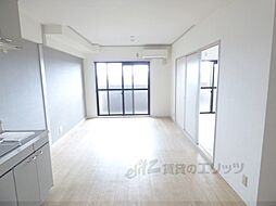 アロウI・叡山 3階3DKのリビング/ダイニング