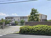 青山中学校まで800メートル