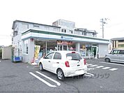 ファミリーマート　彦根小泉町店まで130メートル