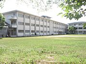 西中学校まで2200メートル