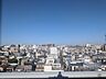 バルコニー：◆ルーフバルコニー側眺望　◆最上階8階のお部屋です。ルーフバルコニーからは抜け感ある景色が望めます。