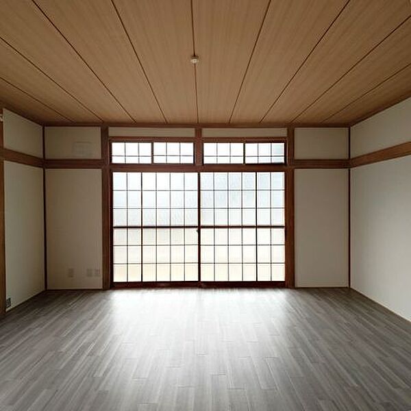 洋室を拡大表示