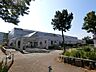 周辺：日新温水プール 420m