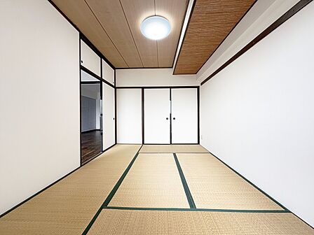 和室6帖。客間やお子様の遊び場として多用途にお使い頂けます。