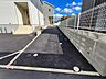 その他：駐車スペースはゆとりある3台分を確保。マイカー用に、お客さま用に、余裕を持ってご利用いただけます。