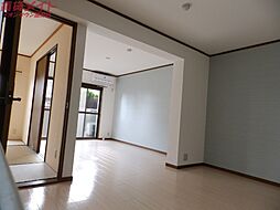 リバーサイドテラス 2階2LDKのリビング/ダイニング