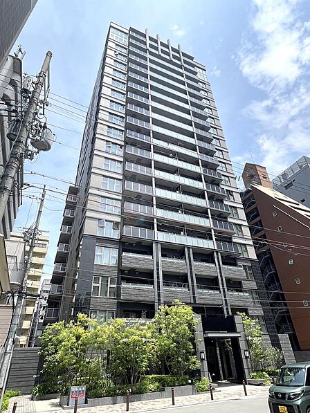 鉄筋コンクリート造 20階建 120戸　2022年の築浅タワーマンションです。地下鉄4沿線が徒歩7分以内でアクセス可能。どこに行くにも便利です。