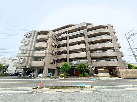 リフォーム済の中古マンションが登場!水回りが一新されており快適にお過ごしいただけます!