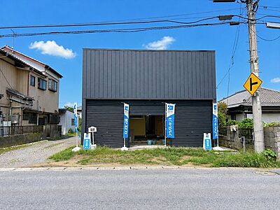 外観:【内外装リフォーム中9/21更新】価格には消費税、リフォーム費用を含みます。リフォーム中でもご案内可能。内覧希望の方はお電話ください。外壁塗装を行い綺麗に生まれ変わります。 外観:【内外装リフォーム中9/21更新】価格には消費税、リフォーム費用を含みます。リフォーム中でもご案内可能。内覧希望の方はお電話ください。外壁塗装を行い綺麗に生まれ変わります。