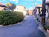 外観：前面道路含む現地写真