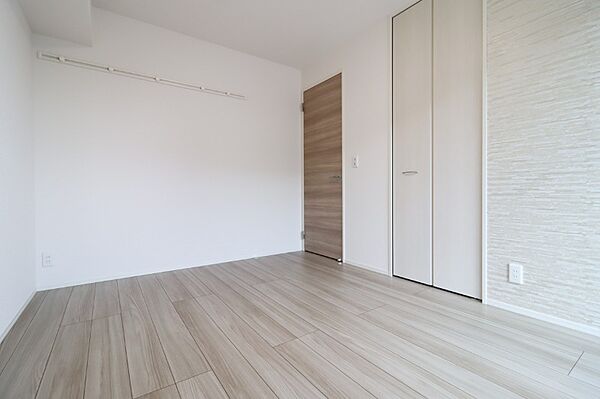 apartment 茨城県古河市下辺見
地図を見る