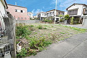 周辺は閑静な住宅地で、落ち着いた住環境。