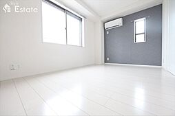 ロイヤルレジデンス高畑 4階1LDKのリビング/ダイニング