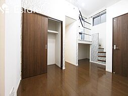 STELLA 1階ワンルームのリビング/ダイニング