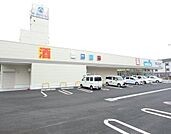 ウエルシア名古屋港東通店（729m）