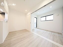 リュクスシティー黄金 203 2階1LDKのリビング/ダイニング