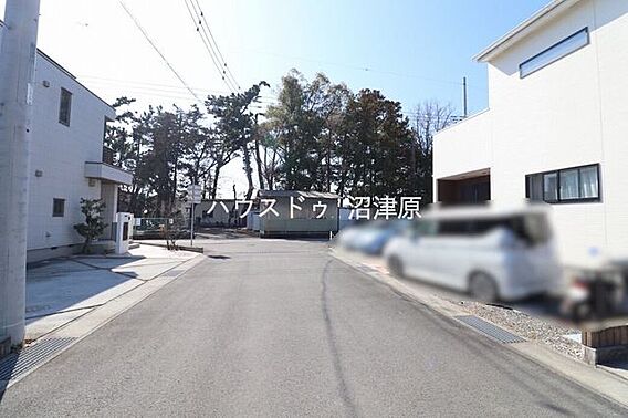 前面道路含む現...