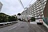 外観：前面道路含む現地写真
