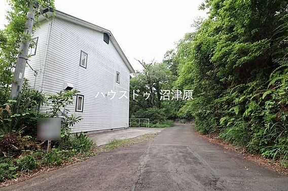 前面道路含む現...