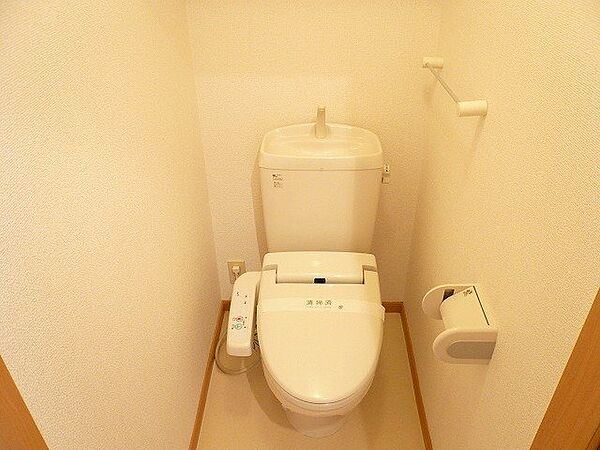 画像6:清潔感のあるトイレです